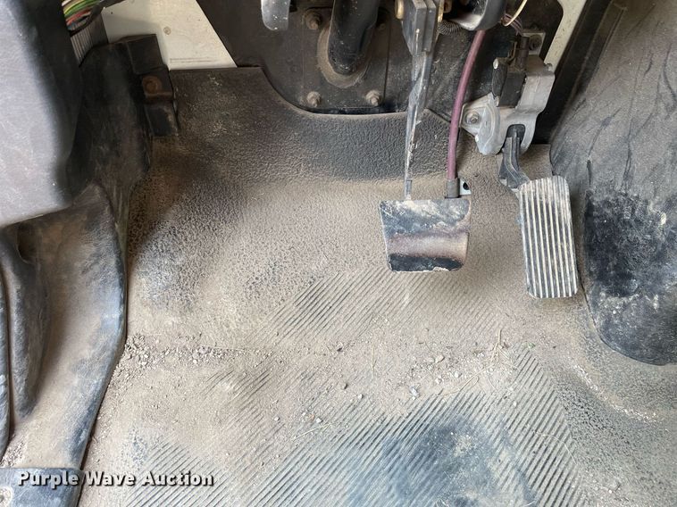 image for item DL3838 2002 International 4300  dump truck