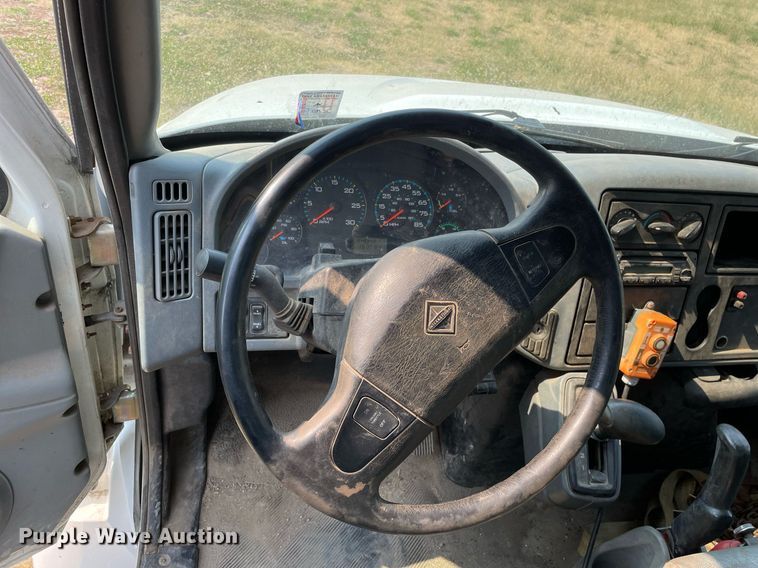 image for item DL3838 2002 International 4300  dump truck