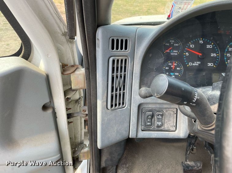 image for item DL3838 2002 International 4300  dump truck