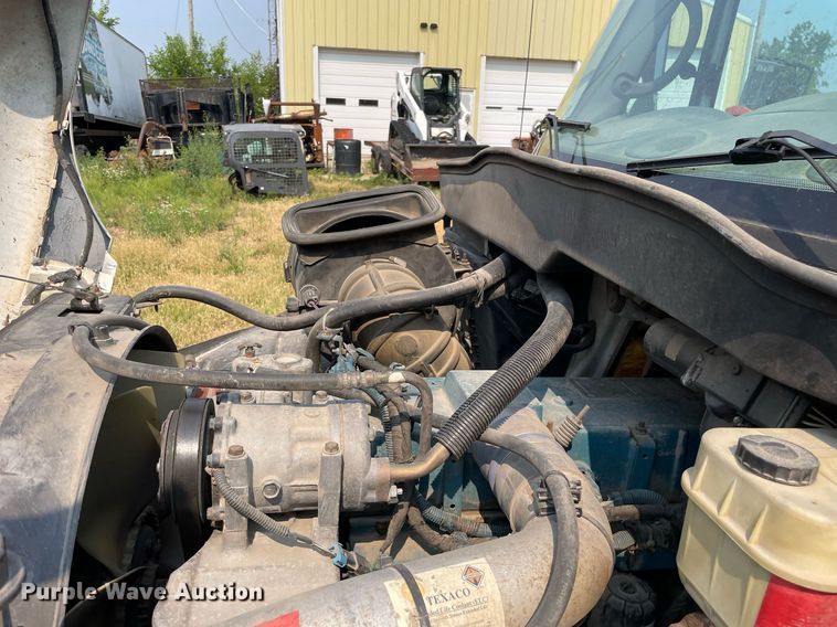 image for item DL3838 2002 International 4300  dump truck