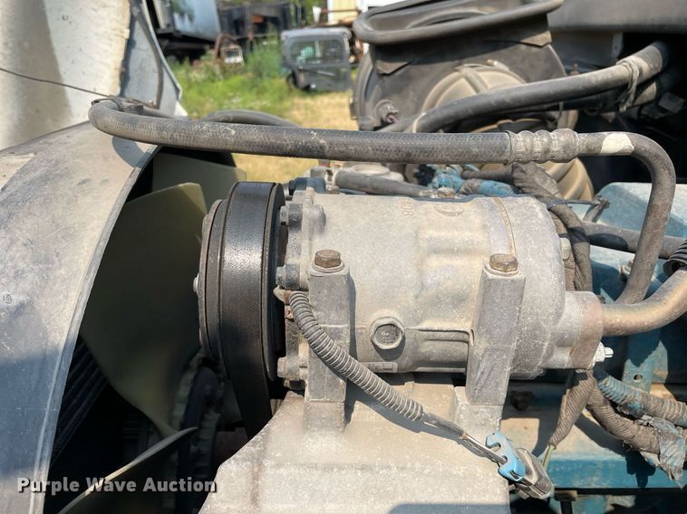 image for item DL3838 2002 International 4300  dump truck