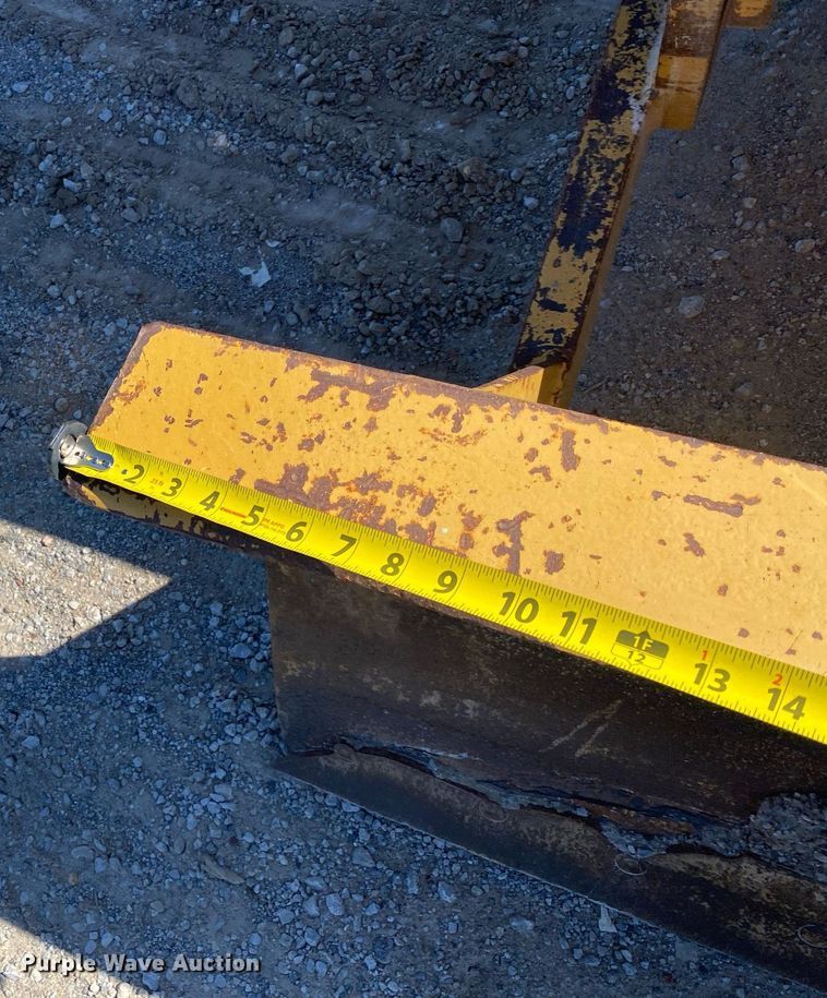 image for item DL7190 1998 Caterpillar CS-563C  single drum vibratory roller