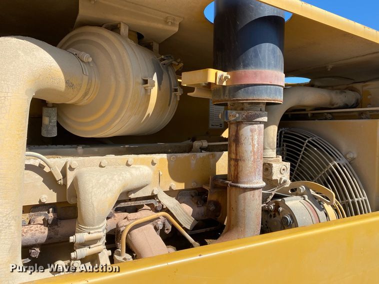 image for item DL7190 1998 Caterpillar CS-563C  single drum vibratory roller