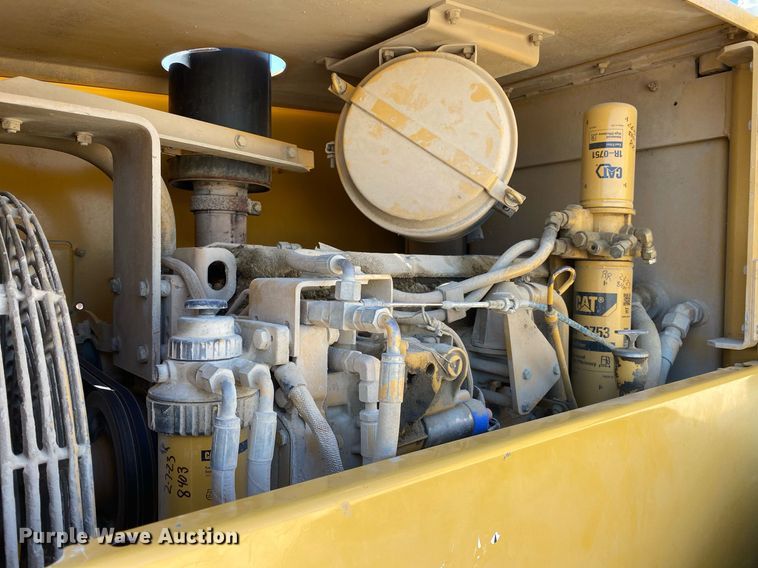 image for item DL7190 1998 Caterpillar CS-563C  single drum vibratory roller