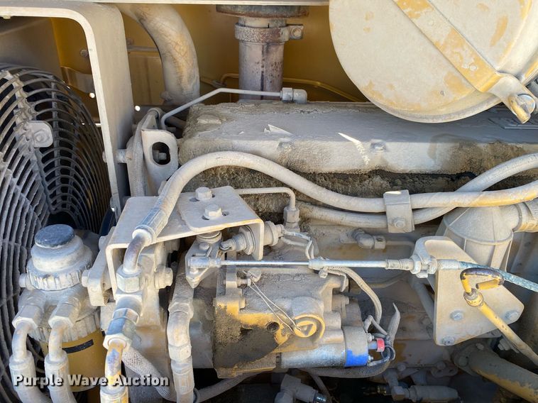 image for item DL7190 1998 Caterpillar CS-563C  single drum vibratory roller