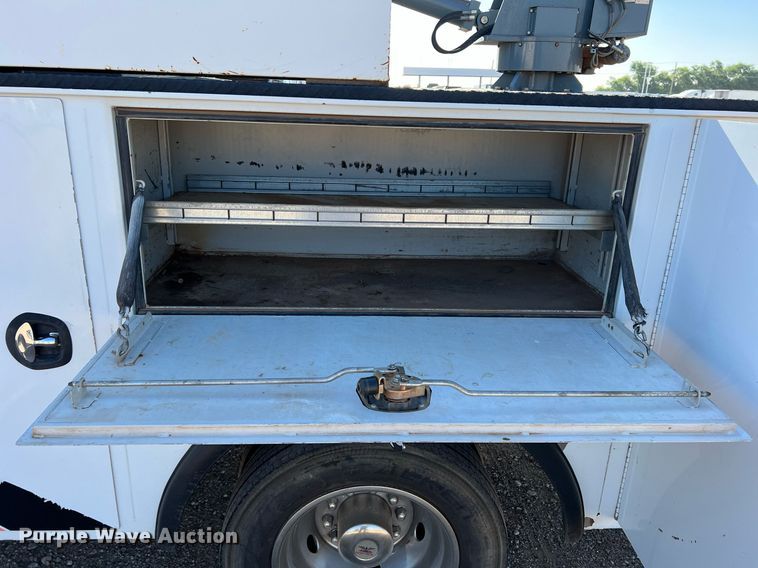 image for item DN3038 2012 Ford F550 Super Duty  Crew Cab utility / service truck