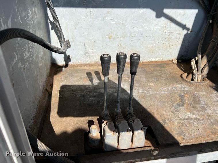 image for item DN3038 2012 Ford F550 Super Duty  Crew Cab utility / service truck