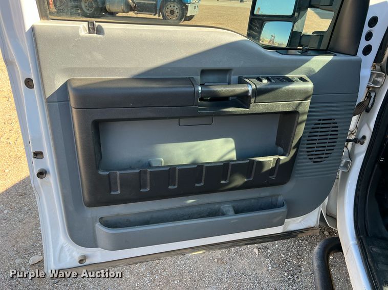 image for item DN3038 2012 Ford F550 Super Duty  Crew Cab utility / service truck