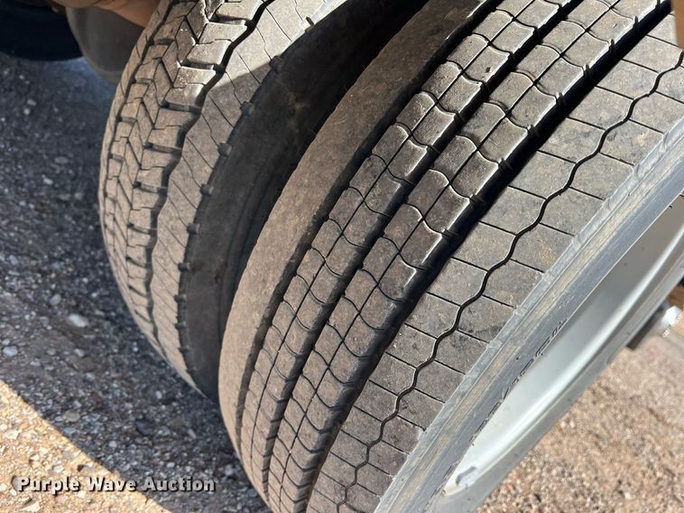 image for item DN3038 2012 Ford F550 Super Duty  Crew Cab utility / service truck