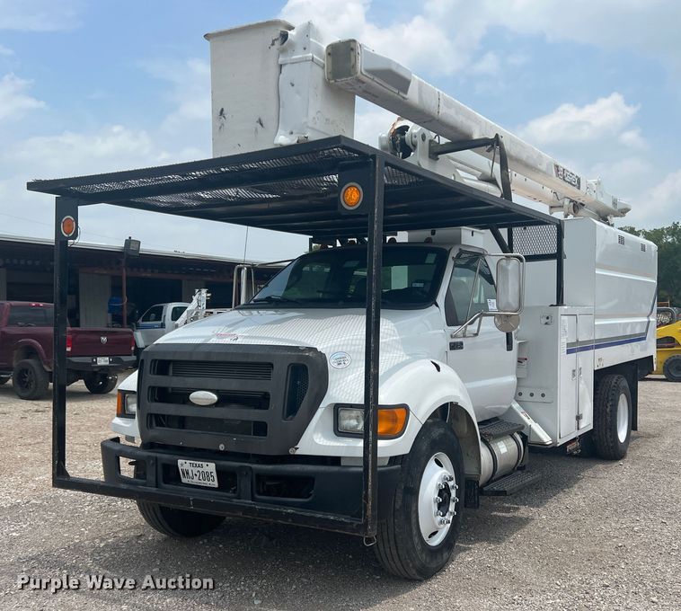 image for item DN3040 2013 Ford F750 Super Duty  forestry bucket truck