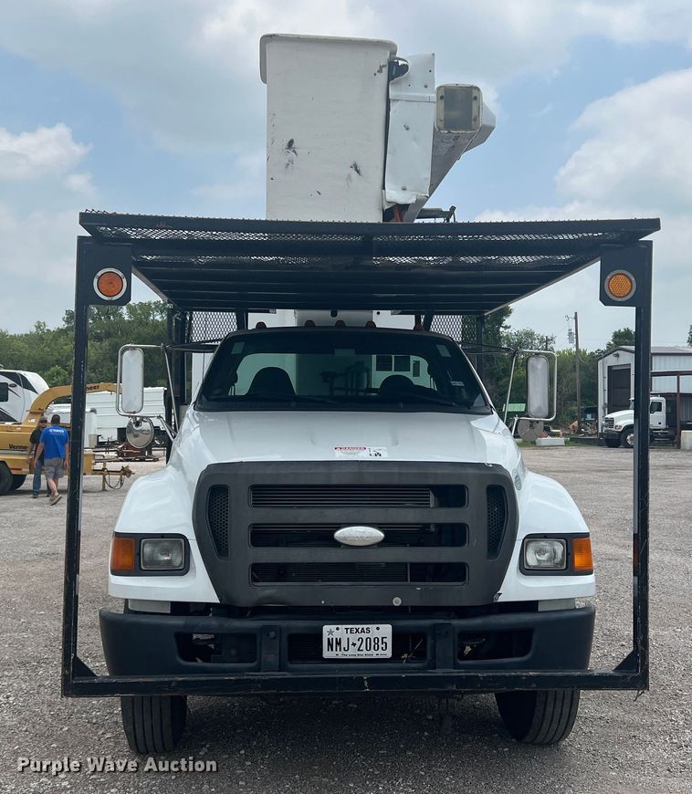 image for item DN3040 2013 Ford F750 Super Duty  forestry bucket truck