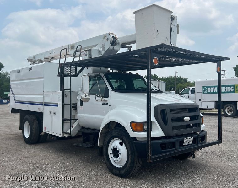 image for item DN3040 2013 Ford F750 Super Duty  forestry bucket truck