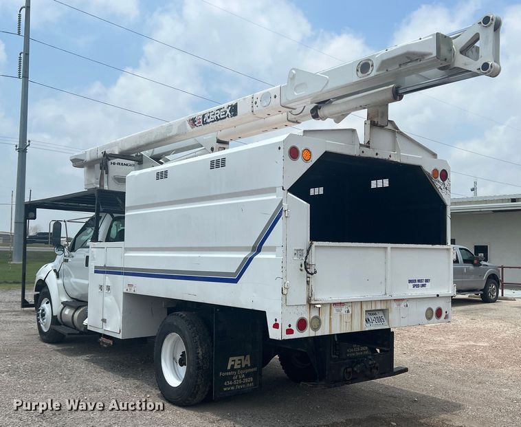 image for item DN3040 2013 Ford F750 Super Duty  forestry bucket truck