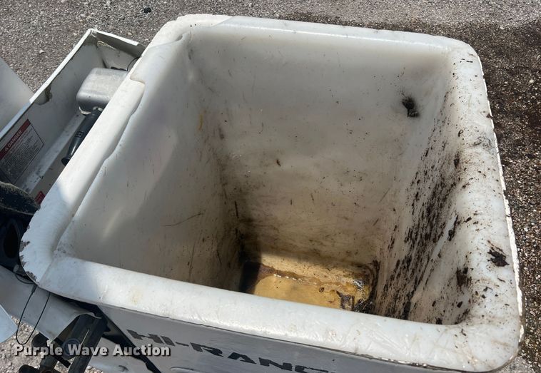 image for item DN3040 2013 Ford F750 Super Duty  forestry bucket truck