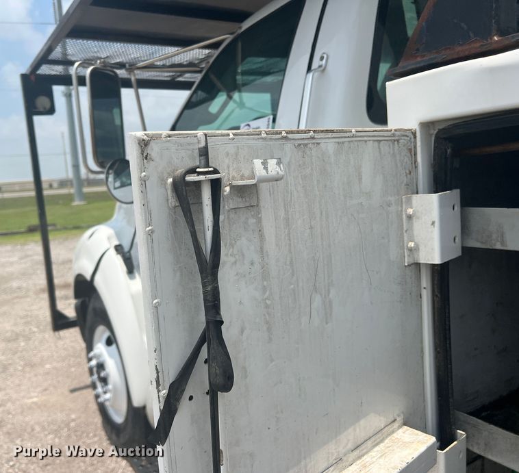 image for item DN3040 2013 Ford F750 Super Duty  forestry bucket truck