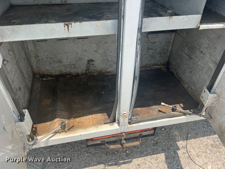 image for item DN3040 2013 Ford F750 Super Duty  forestry bucket truck