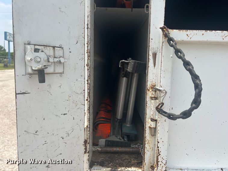 image for item DN3040 2013 Ford F750 Super Duty  forestry bucket truck