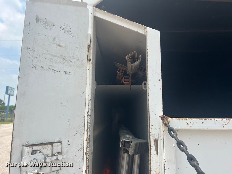 image for item DN3040 2013 Ford F750 Super Duty  forestry bucket truck