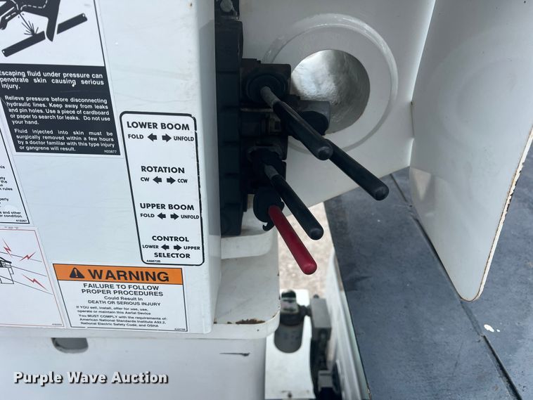 image for item DN3040 2013 Ford F750 Super Duty  forestry bucket truck