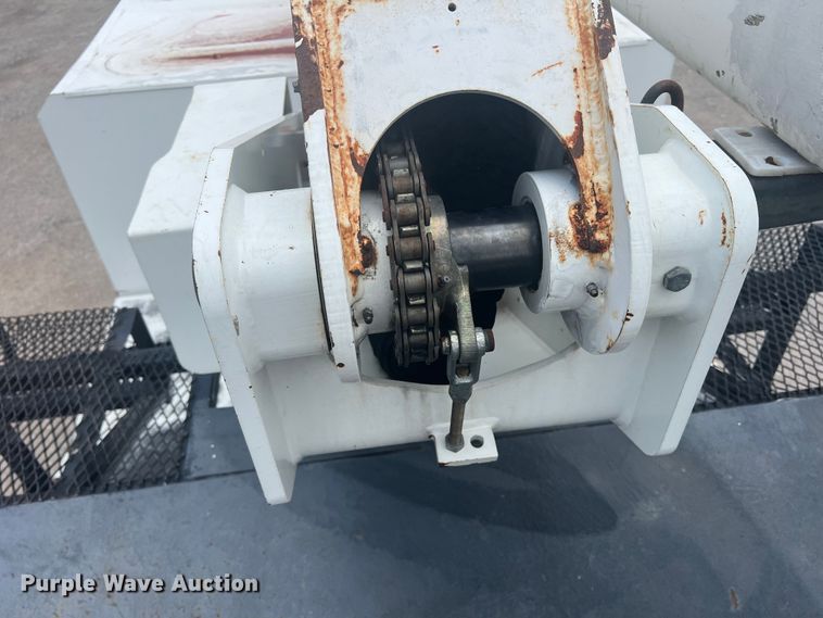 image for item DN3040 2013 Ford F750 Super Duty  forestry bucket truck