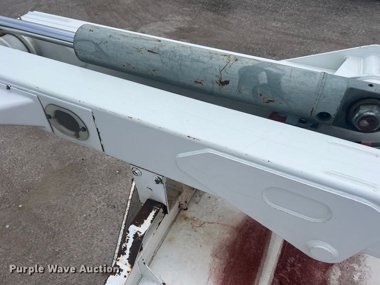 image for item DN3040 2013 Ford F750 Super Duty  forestry bucket truck