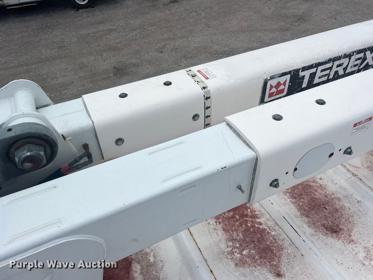 image for item DN3040 2013 Ford F750 Super Duty  forestry bucket truck