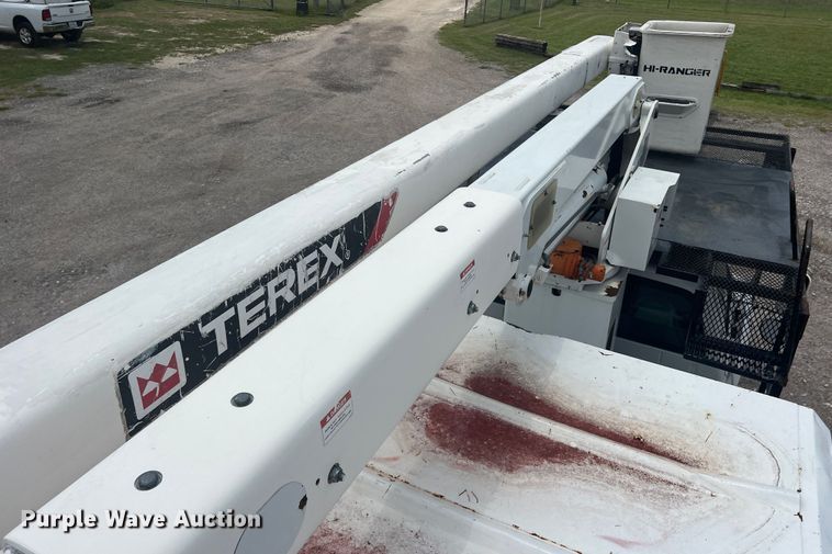 image for item DN3040 2013 Ford F750 Super Duty  forestry bucket truck