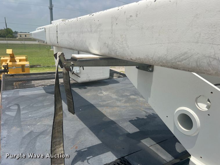 image for item DN3040 2013 Ford F750 Super Duty  forestry bucket truck