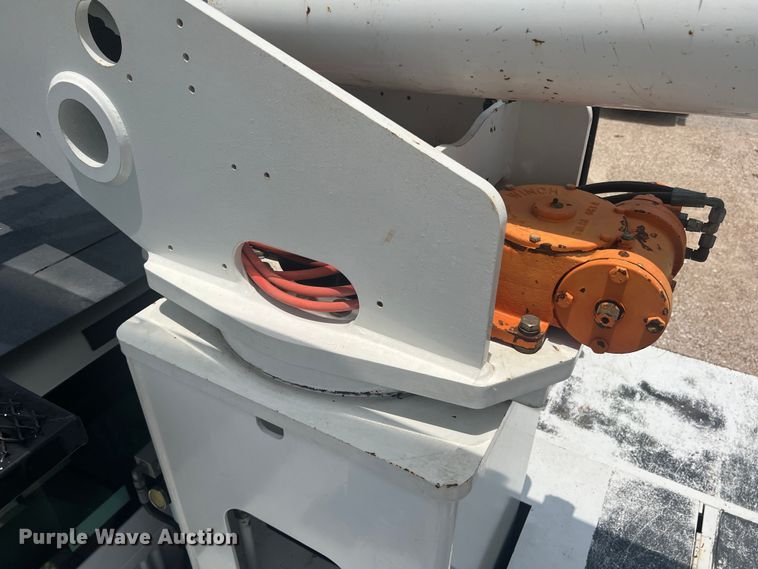 image for item DN3040 2013 Ford F750 Super Duty  forestry bucket truck