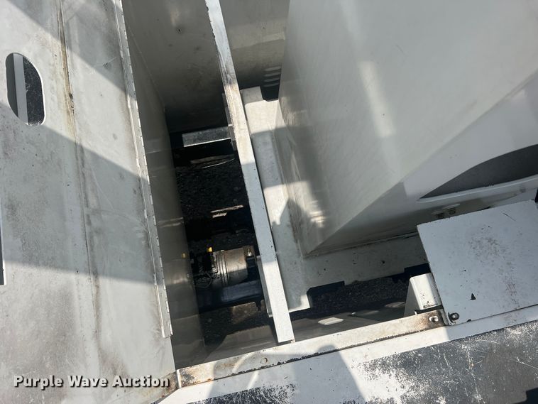 image for item DN3040 2013 Ford F750 Super Duty  forestry bucket truck