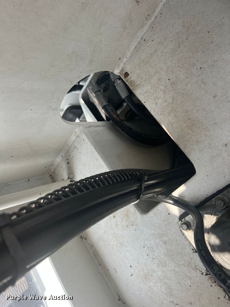 image for item DN3040 2013 Ford F750 Super Duty  forestry bucket truck