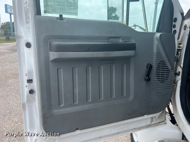 image for item DN3040 2013 Ford F750 Super Duty  forestry bucket truck