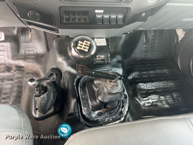 image for item DN3040 2013 Ford F750 Super Duty  forestry bucket truck