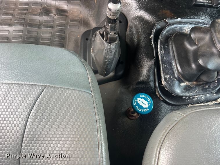 image for item DN3040 2013 Ford F750 Super Duty  forestry bucket truck