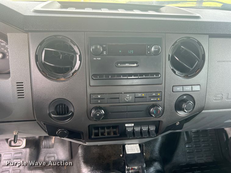 image for item DN3040 2013 Ford F750 Super Duty  forestry bucket truck