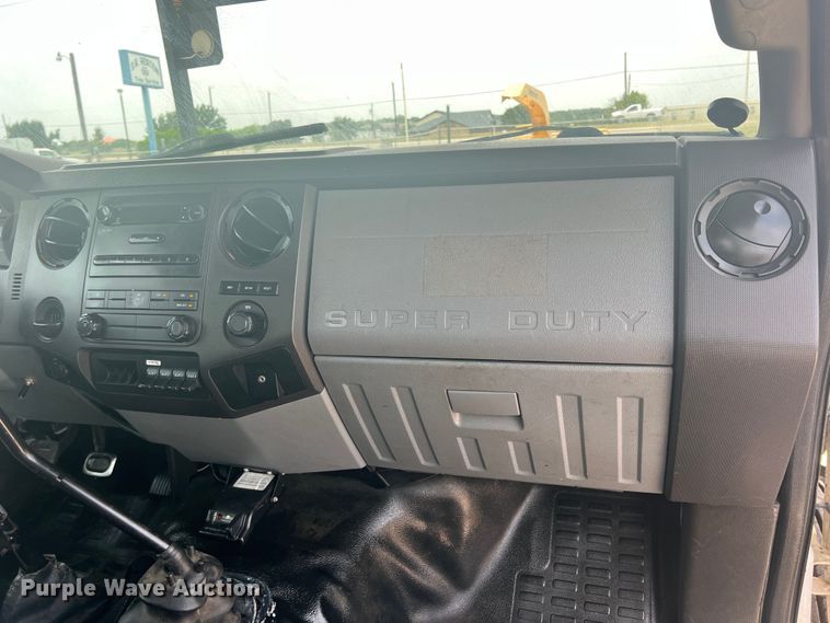 image for item DN3040 2013 Ford F750 Super Duty  forestry bucket truck