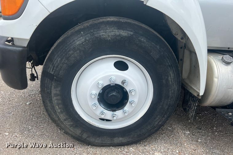 image for item DN3040 2013 Ford F750 Super Duty  forestry bucket truck