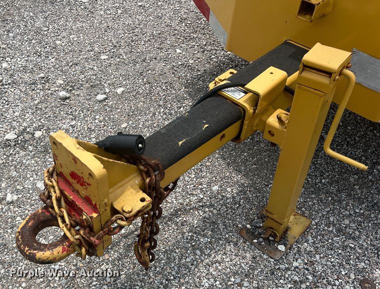 image for item DN3041 2003 Vermeer BC1800A  wood chipper