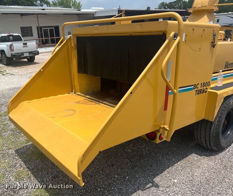 image for item DN3041 2003 Vermeer BC1800A  wood chipper