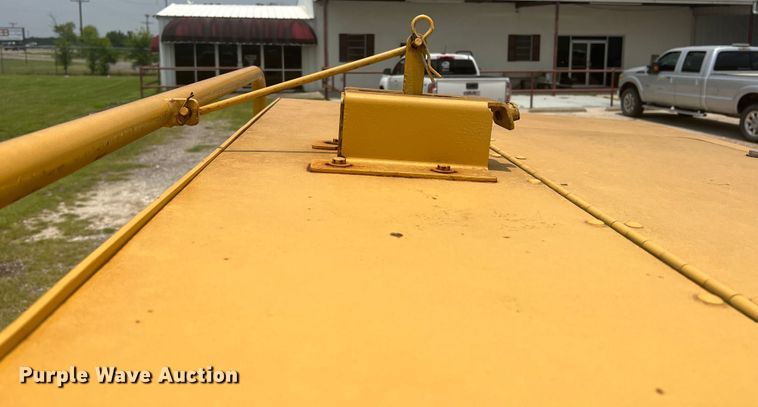 image for item DN3041 2003 Vermeer BC1800A  wood chipper