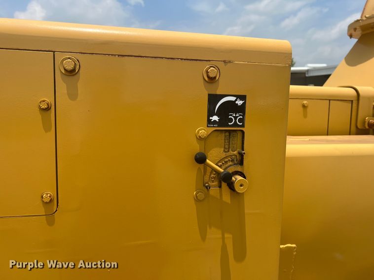 image for item DN3041 2003 Vermeer BC1800A  wood chipper