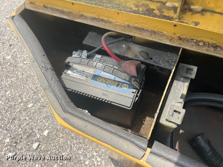 image for item DN3041 2003 Vermeer BC1800A  wood chipper