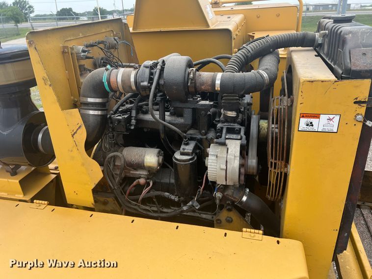 image for item DN3041 2003 Vermeer BC1800A  wood chipper