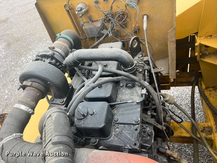 image for item DN3041 2003 Vermeer BC1800A  wood chipper