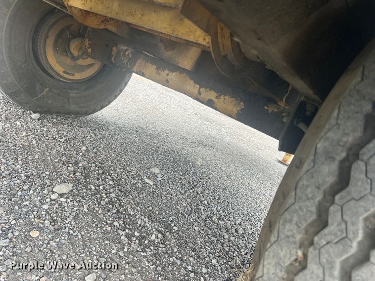 image for item DN3041 2003 Vermeer BC1800A  wood chipper