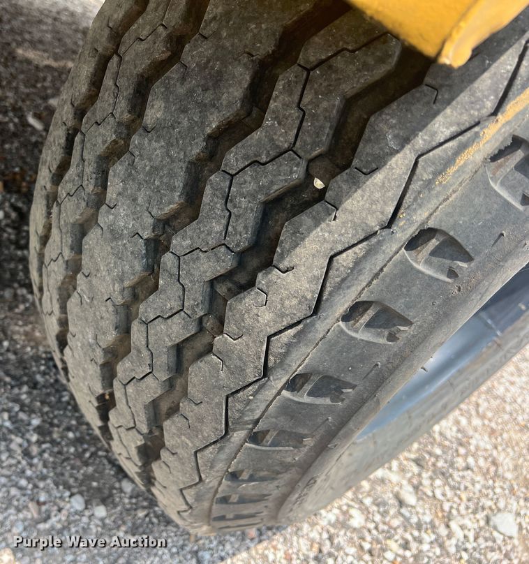 image for item DN3041 2003 Vermeer BC1800A  wood chipper