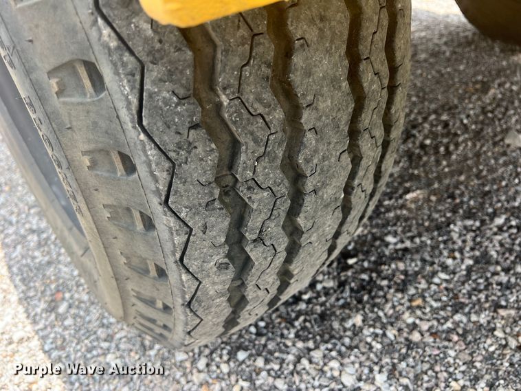 image for item DN3041 2003 Vermeer BC1800A  wood chipper