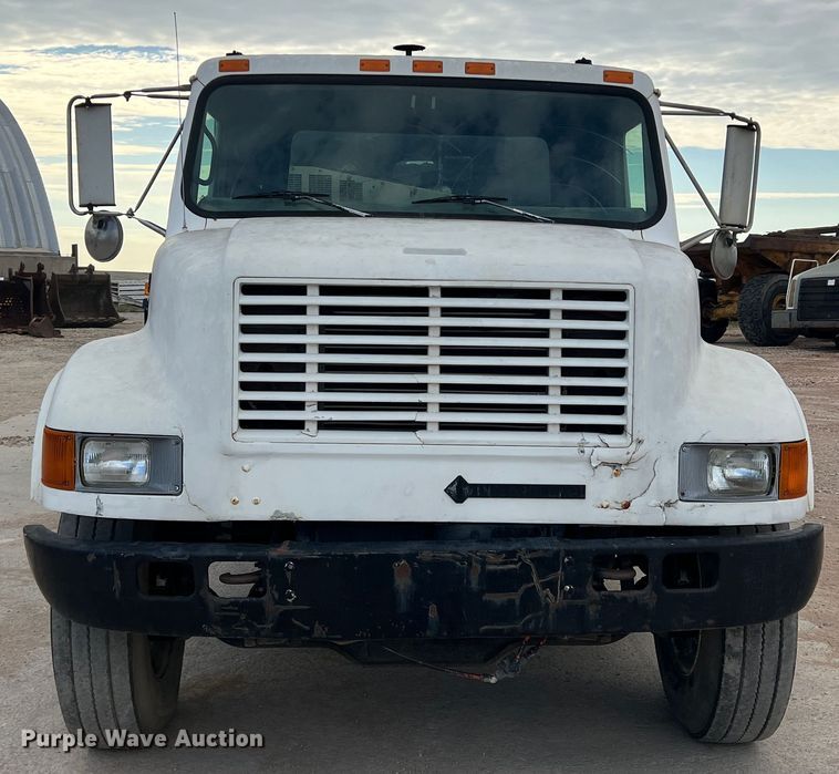 image for item DN3100 1995 International 4900  fuel / lube truck