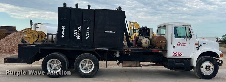 image for item DN3100 1995 International 4900  fuel / lube truck