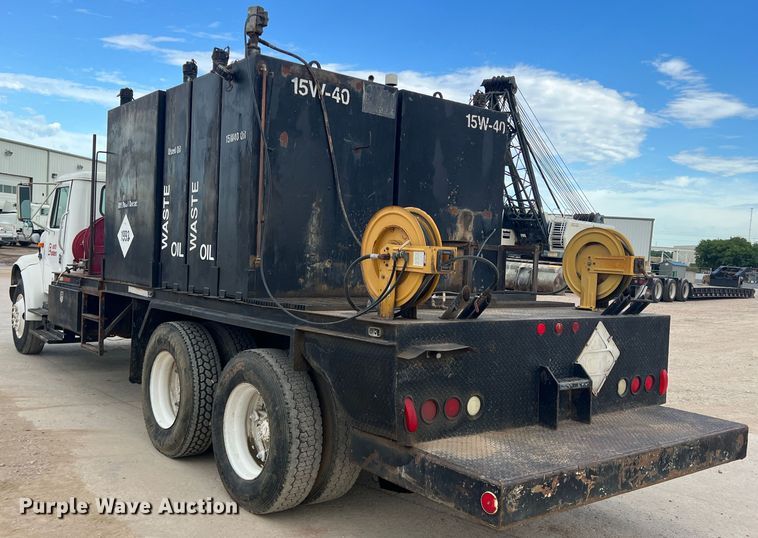 image for item DN3100 1995 International 4900  fuel / lube truck